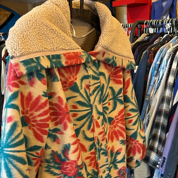 NWT Free People Teddy Jacket in Cream with beautiful red and green floral patter - Picture 3 of 11